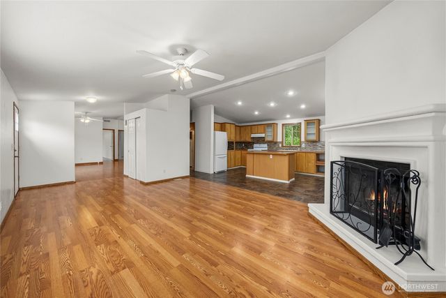 337 Redwood Street, Enumclaw, WA 98022