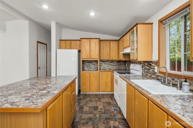 337 Redwood Street, Enumclaw, WA 98022