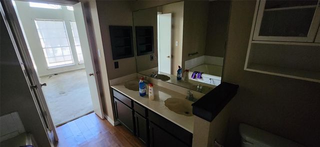 936 Hartman Drive, Baytown, TX 77521