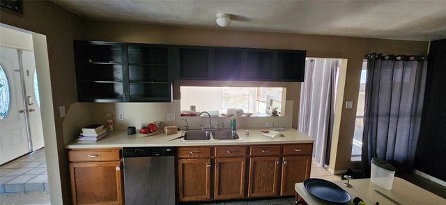 936 Hartman Drive, Baytown, TX 77521