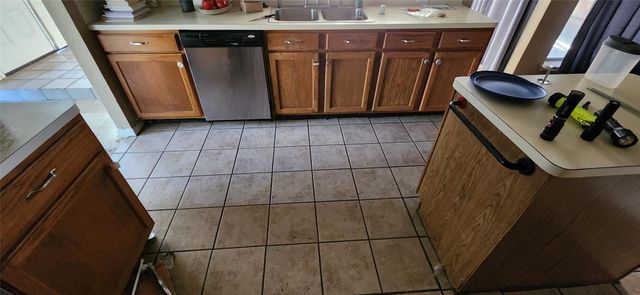 936 Hartman Drive, Baytown, TX 77521