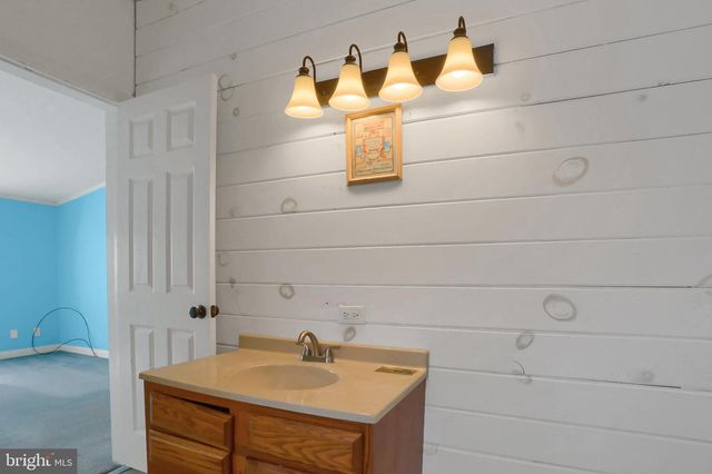 240 LIMEKILN RD, Newport, PA 17074