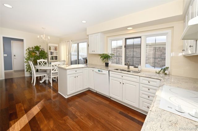 32095 SPRUCE Lane 50, Beverly Hills Village, MI 48025