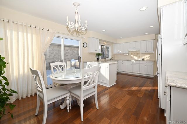 32095 SPRUCE Lane 50, Beverly Hills Village, MI 48025