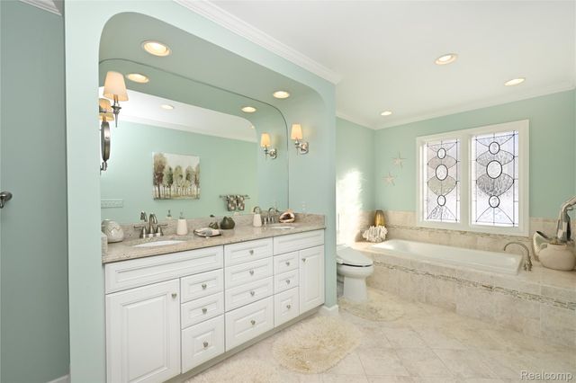 32095 SPRUCE Lane 50, Beverly Hills Village, MI 48025