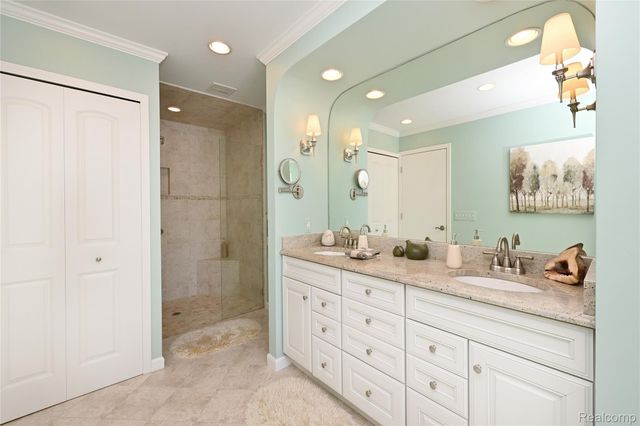 32095 SPRUCE Lane 50, Beverly Hills Village, MI 48025