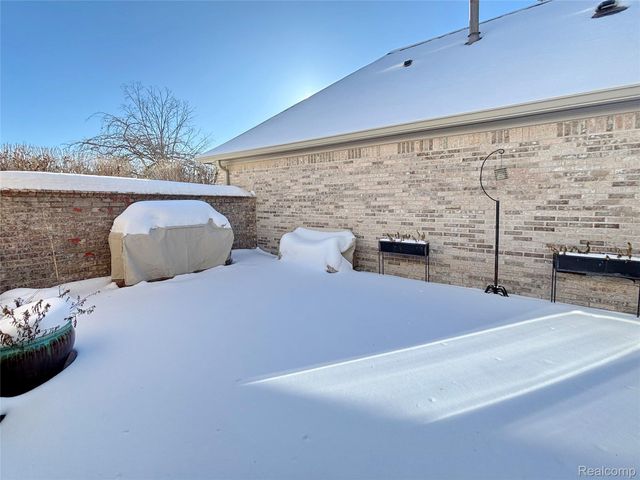 32095 SPRUCE Lane 50, Beverly Hills Village, MI 48025