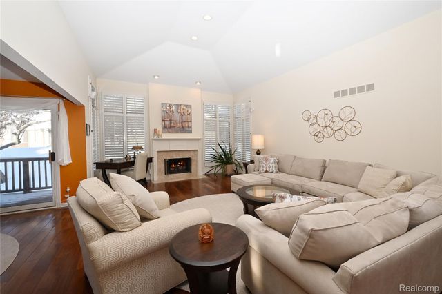 32095 SPRUCE Lane 50, Beverly Hills Village, MI 48025