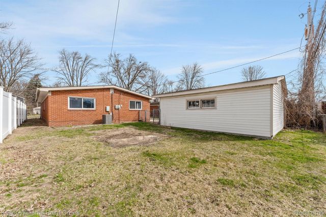 1356 Dulong Avenue, Madison Heights, MI 48071