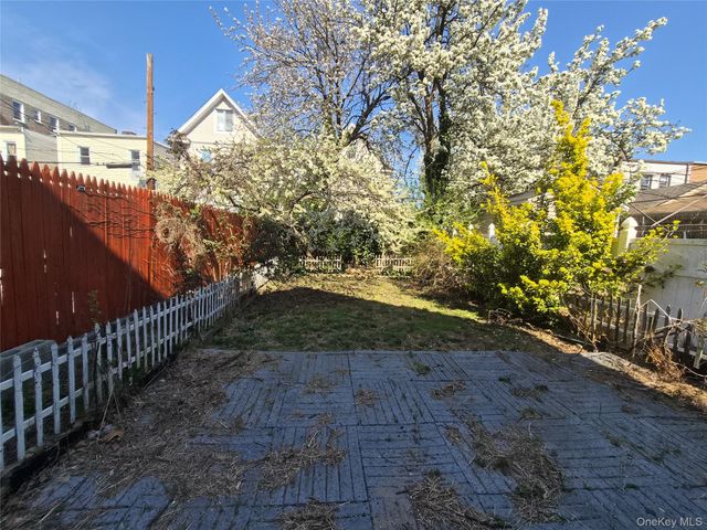 9119 110th Street, Richmond Hill, NY 11418
