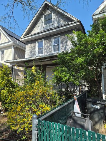 9119 110th Street, Richmond Hill, NY 11418