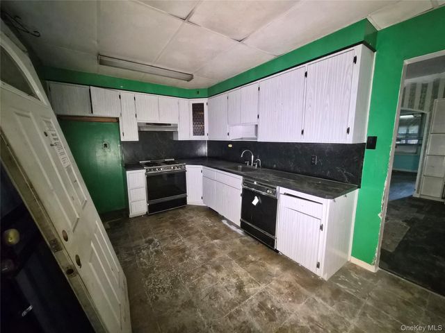 9119 110th Street, Richmond Hill, NY 11418