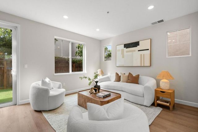 510 Sandlewood Street, Menlo Park, CA 94025