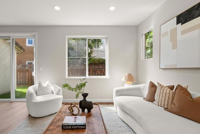 510 Sandlewood Street, Menlo Park, CA 94025