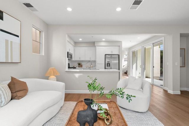 510 Sandlewood Street, Menlo Park, CA 94025