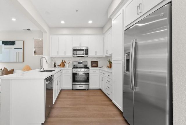 510 Sandlewood Street, Menlo Park, CA 94025