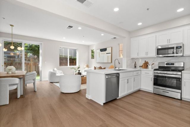 510 Sandlewood Street, Menlo Park, CA 94025