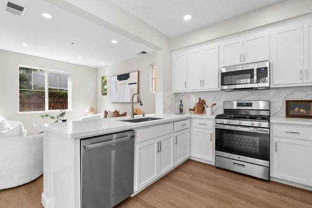 510 Sandlewood Street, Menlo Park, CA 94025