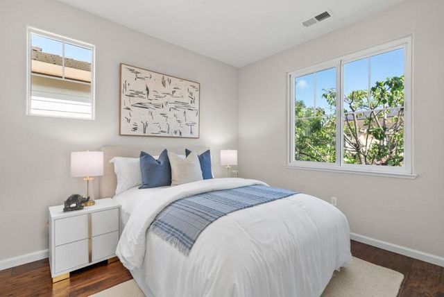 510 Sandlewood Street, Menlo Park, CA 94025