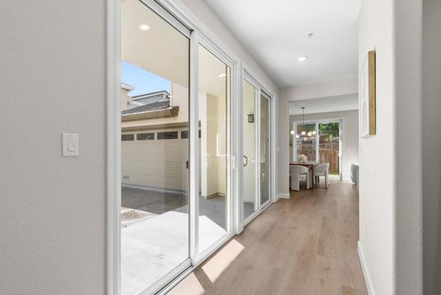 510 Sandlewood Street, Menlo Park, CA 94025