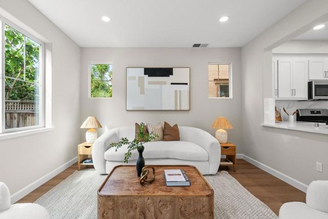 510 Sandlewood Street, Menlo Park, CA 94025