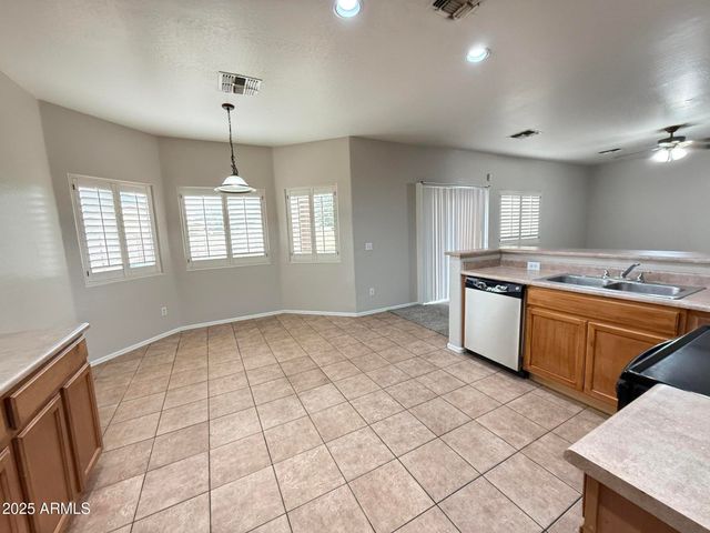 9124 W WILSHIRE Avenue, Phoenix, AZ 85037