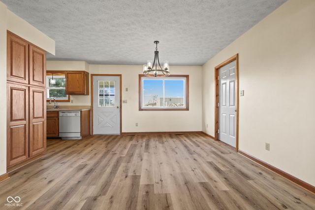 5668 S Nineveh Road, Franklin, IN 46131