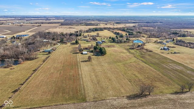 5668 S Nineveh Road, Franklin, IN 46131