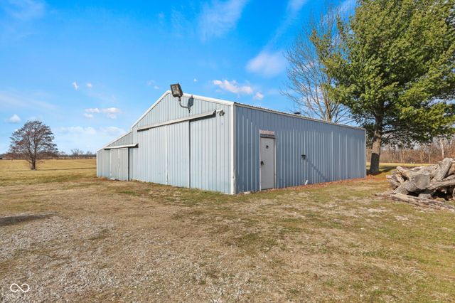 5668 S Nineveh Road, Franklin, IN 46131