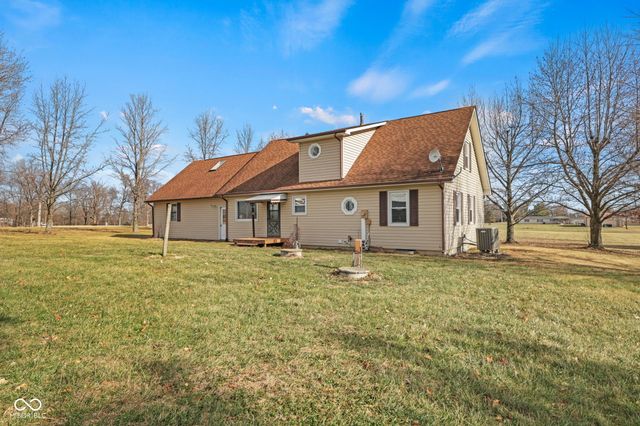 5668 S Nineveh Road, Franklin, IN 46131
