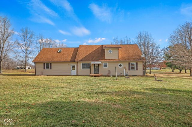 5668 S Nineveh Road, Franklin, IN 46131