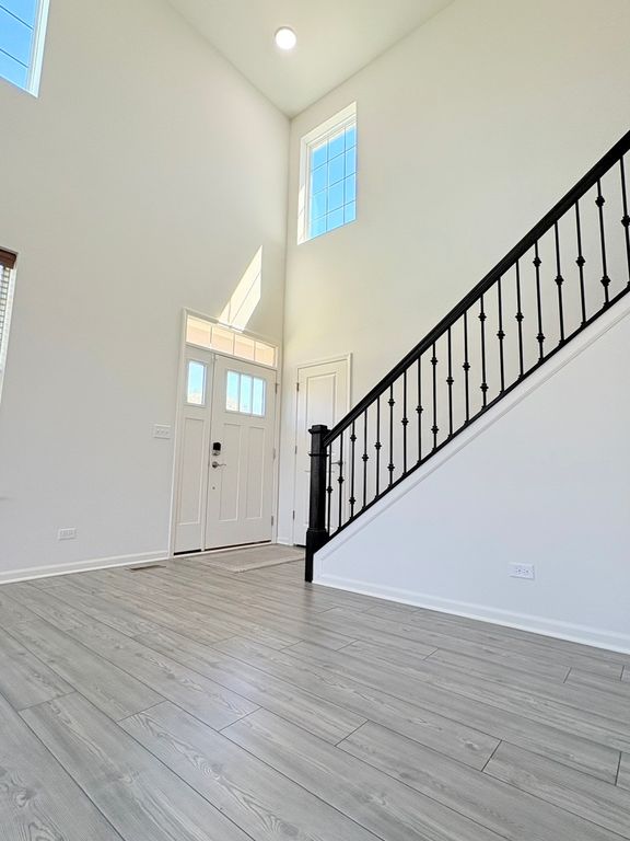 Image 2 of property listing at 2001 Stuttle Road, Batavia, IL 60510