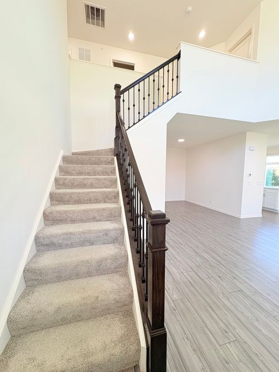 Image 5 of property listing at 2001 Stuttle Road, Batavia, IL 60510