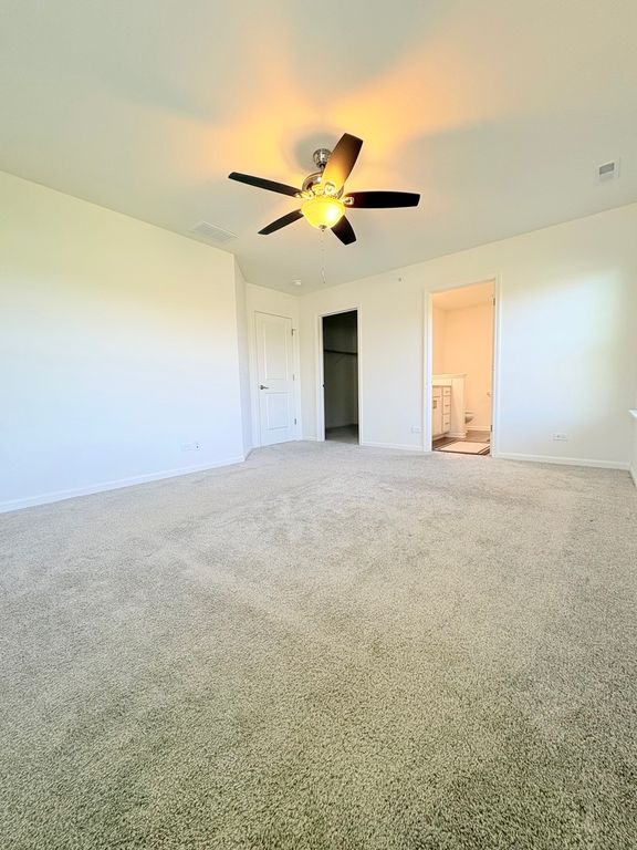 Image 6 of property listing at 2001 Stuttle Road, Batavia, IL 60510