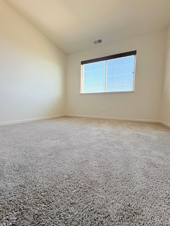 Image 8 of property listing at 2001 Stuttle Road, Batavia, IL 60510