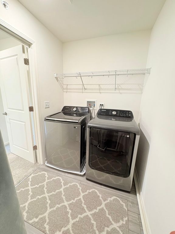 Image 9 of property listing at 2001 Stuttle Road, Batavia, IL 60510
