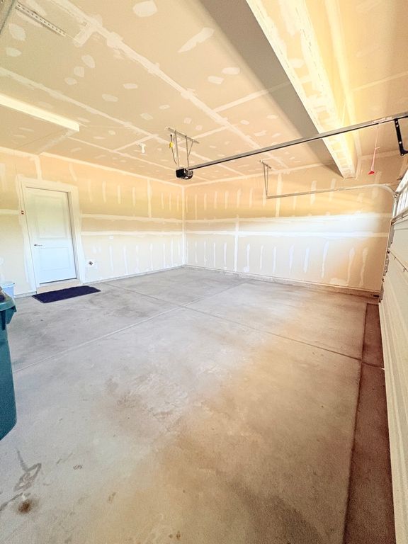Image 10 of property listing at 2001 Stuttle Road, Batavia, IL 60510