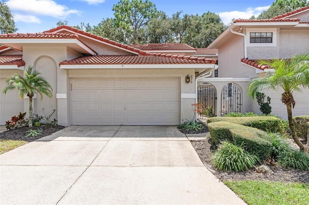 Image 1 of property listing at 8210 AMBROSE COVE WAY, Orlando, FL 32819
