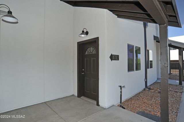 3726 E Mercedes Court, Tucson, AZ 85716