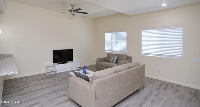 3726 E Mercedes Court, Tucson, AZ 85716