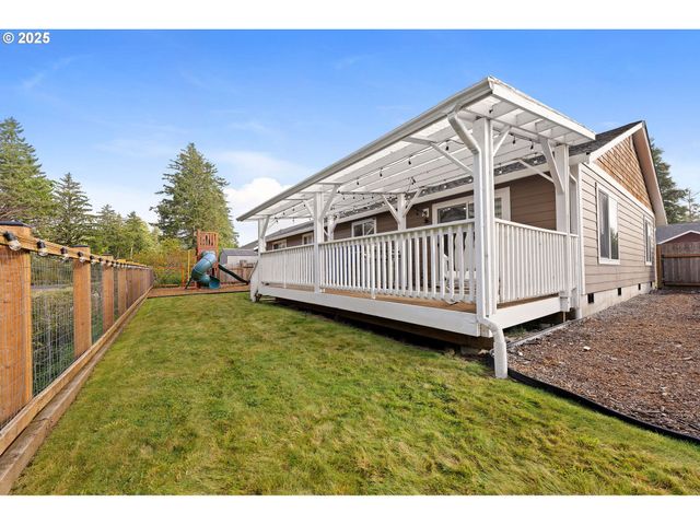 1615 PACIFIC RIDGE Ln, Hammond, OR 97121