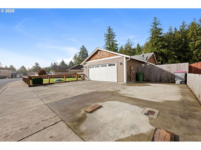 1615 PACIFIC RIDGE Ln, Hammond, OR 97121
