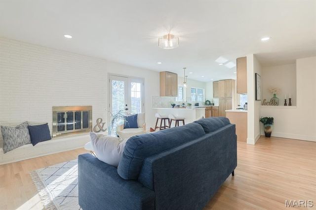 45 Pricewoods Lane, St Louis, MO 63132