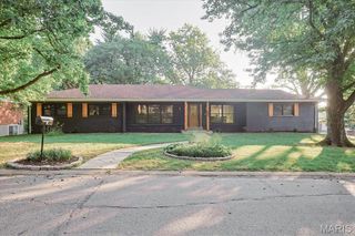 45 Pricewoods Lane, St Louis, MO 63132