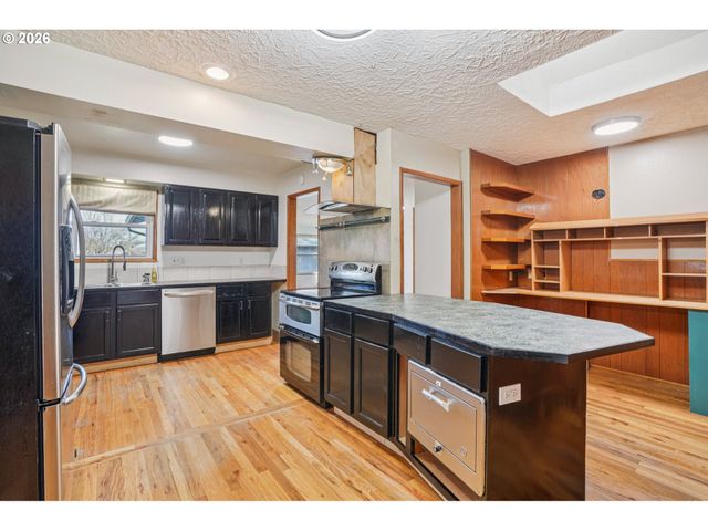 155 MELVIN Ave, St Helens, OR 97051