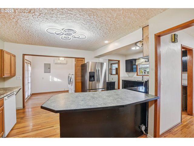 155 MELVIN Ave, St Helens, OR 97051