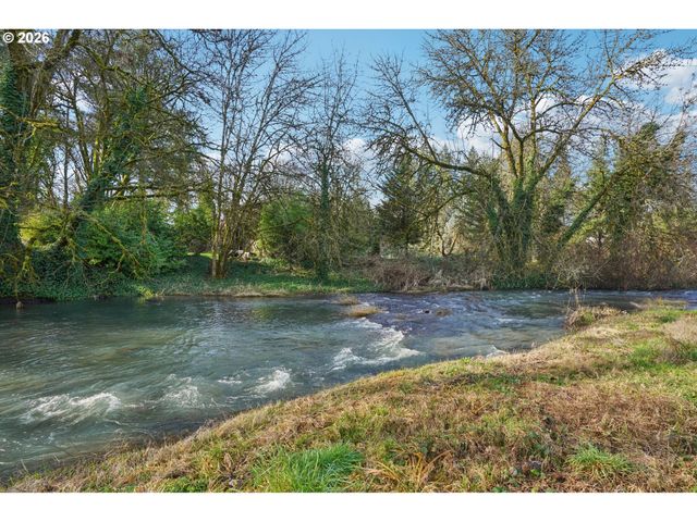 155 MELVIN Ave, St Helens, OR 97051