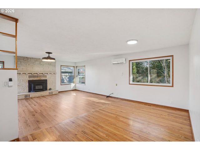 155 MELVIN Ave, St Helens, OR 97051