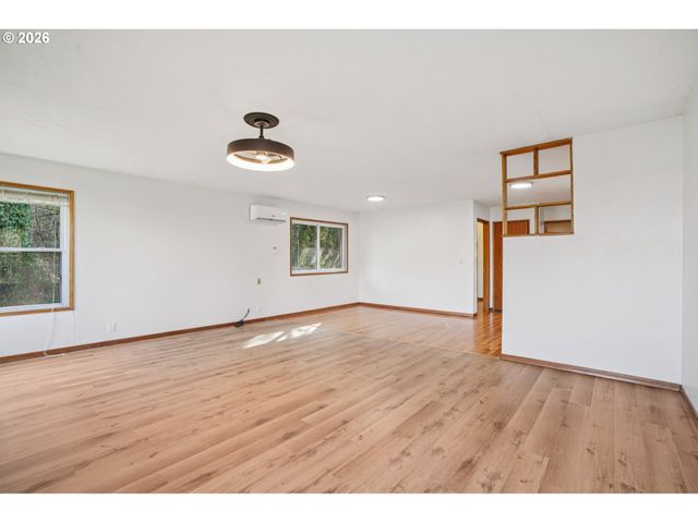 155 MELVIN Ave, St Helens, OR 97051