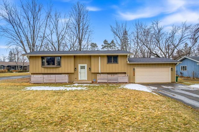 1026 Monroe Street N, Hudson, WI 54016